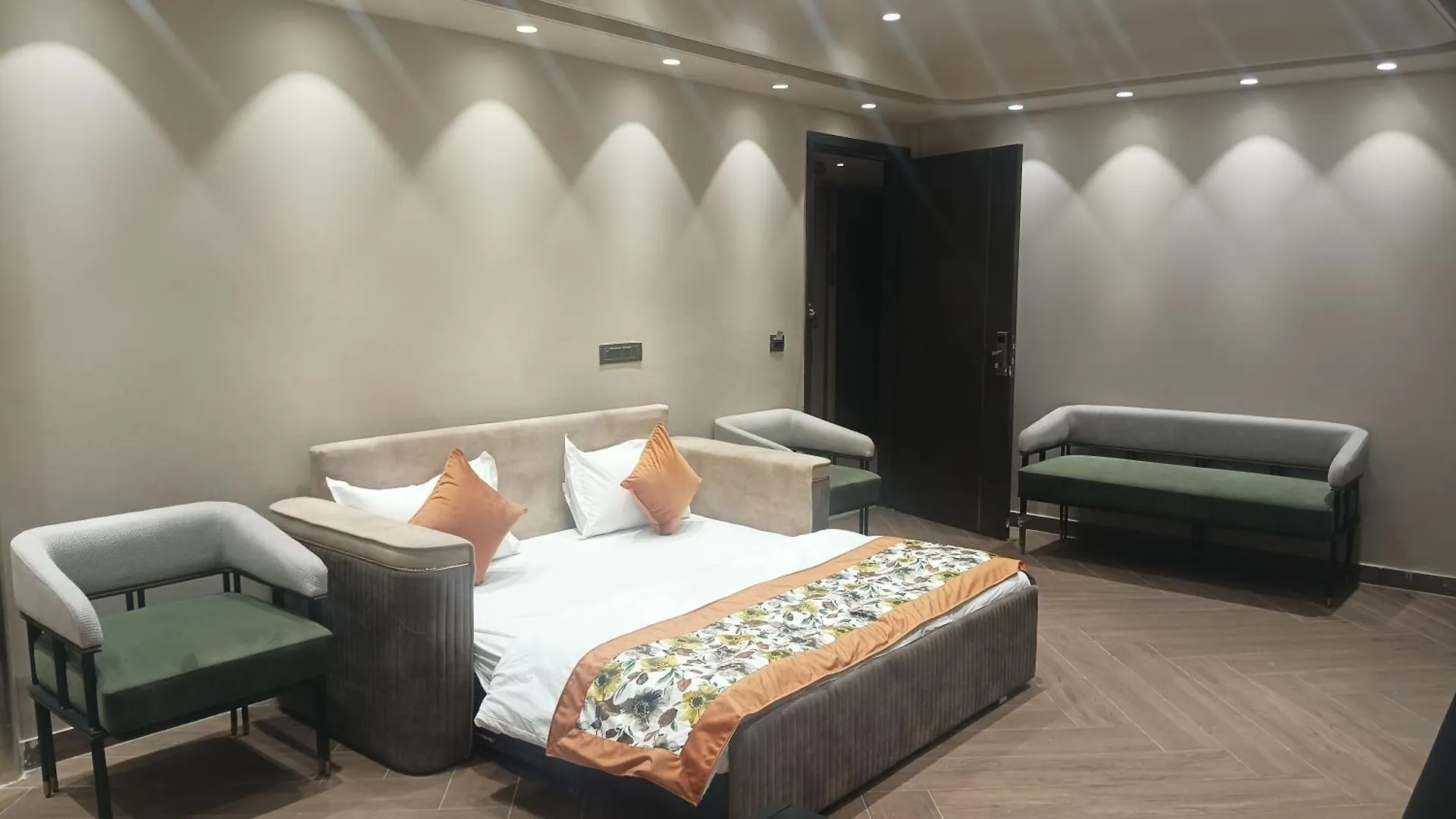 ***  Hotel Cullinan By Qotel Janakpuri Delhi  India