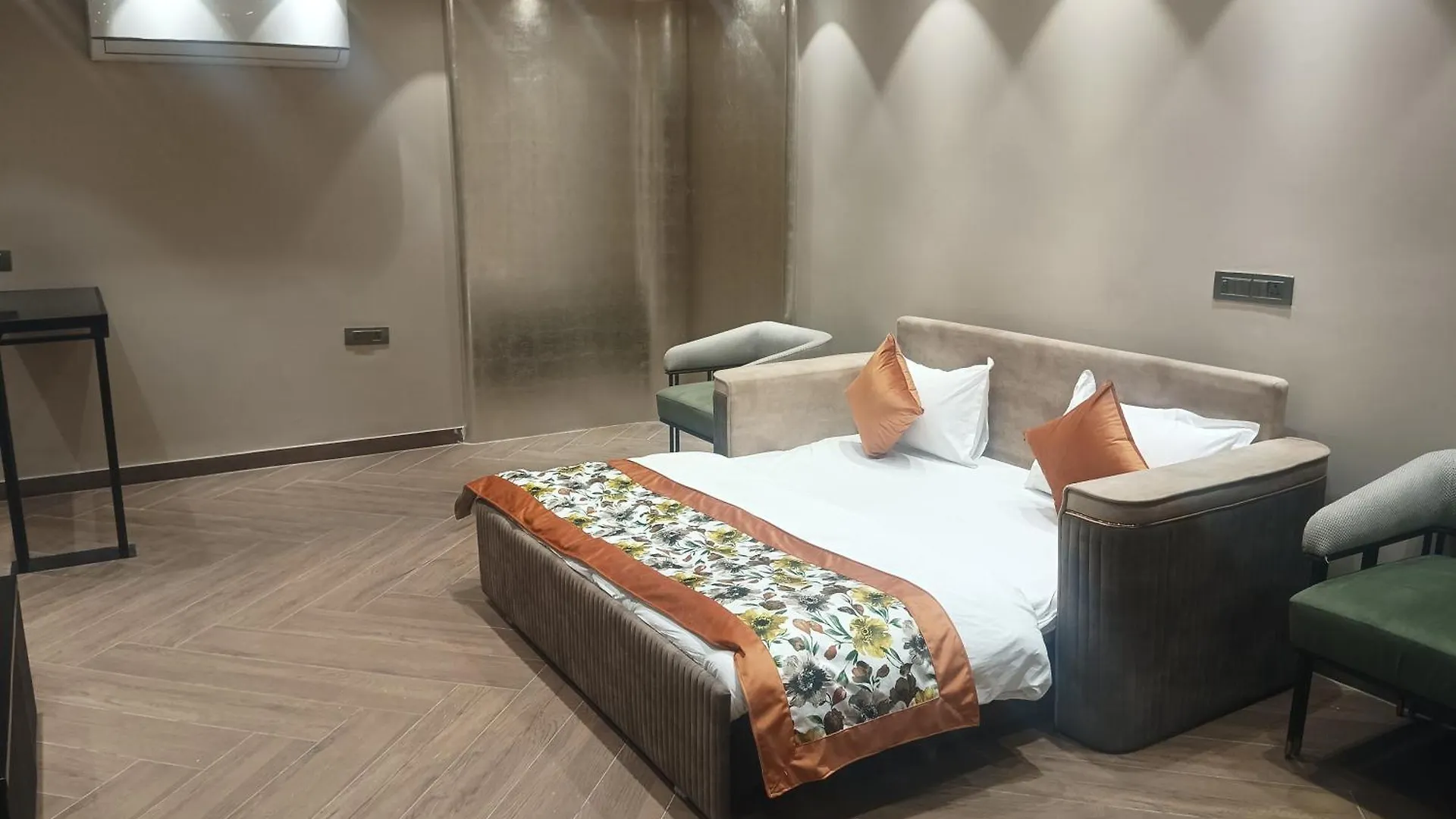 Hotel Cullinan By Qotel Janakpuri Delhi
