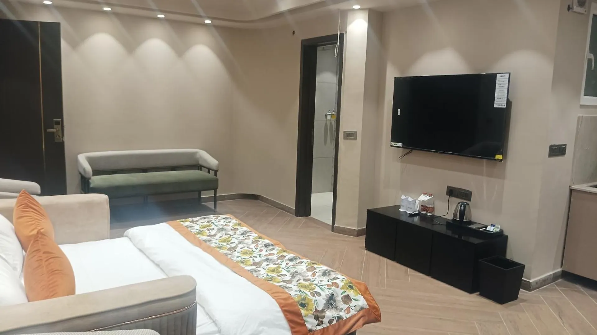***  Hotel Cullinan By Qotel Janakpuri Delhi  India