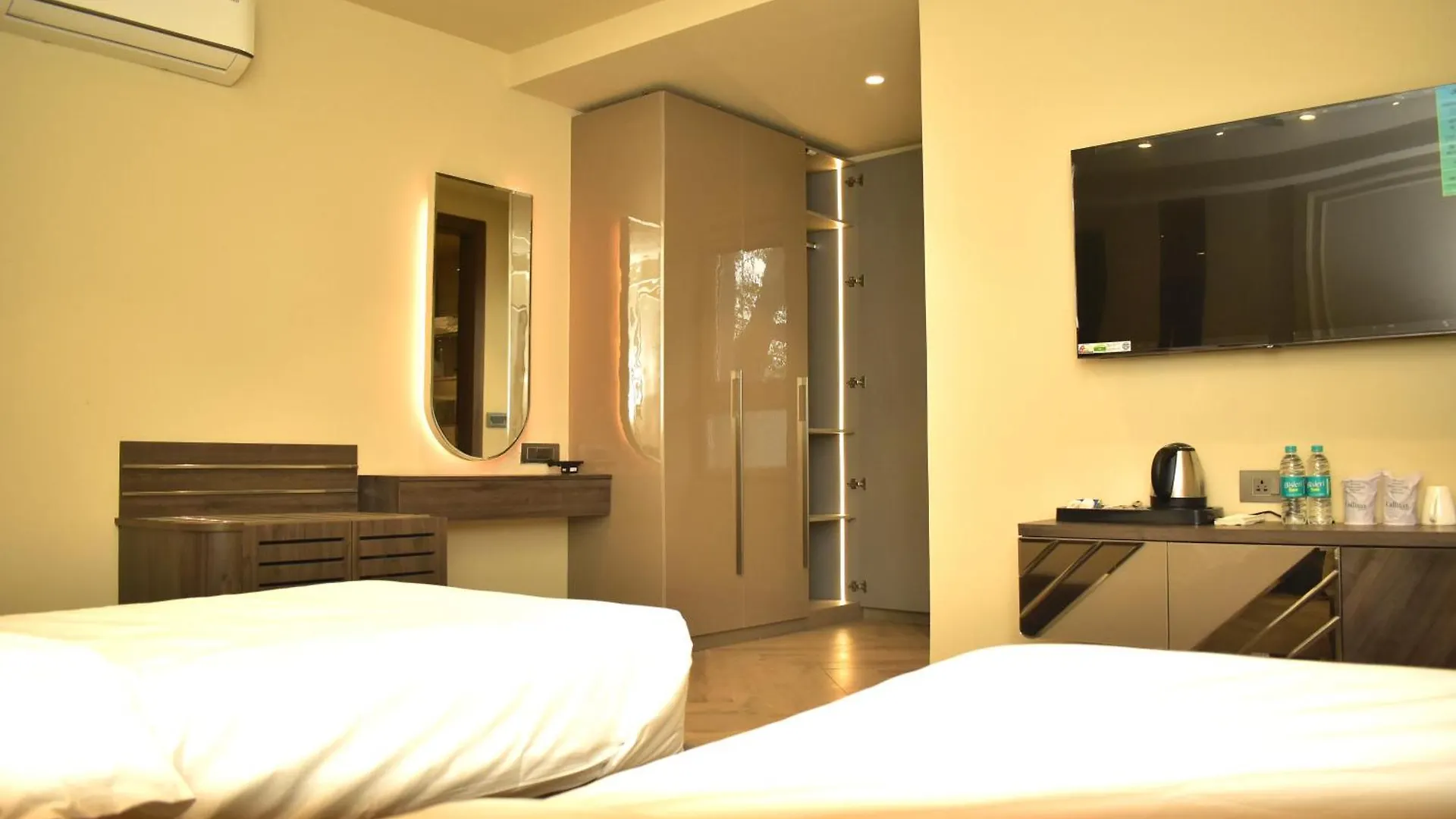Hotel Cullinan By Qotel Janakpuri Delhi  India