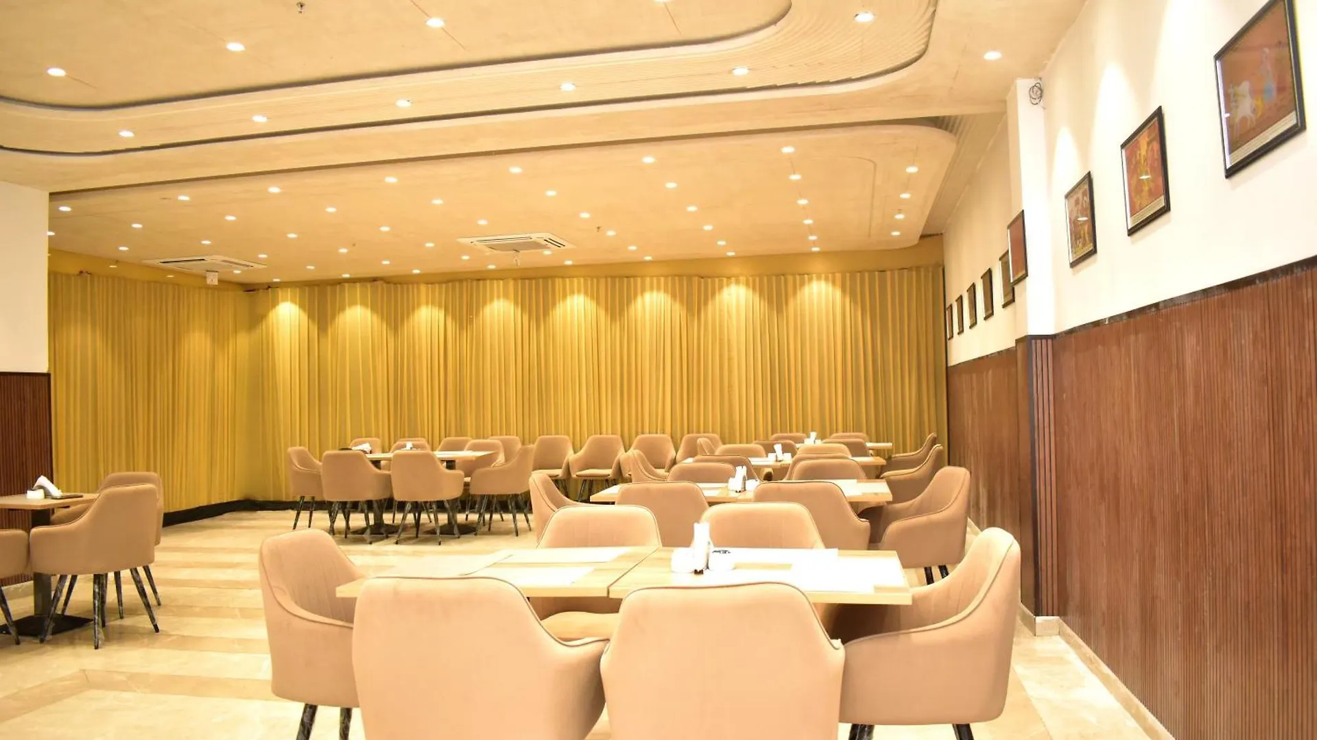 Hotel Cullinan By Qotel Janakpuri Delhi  India