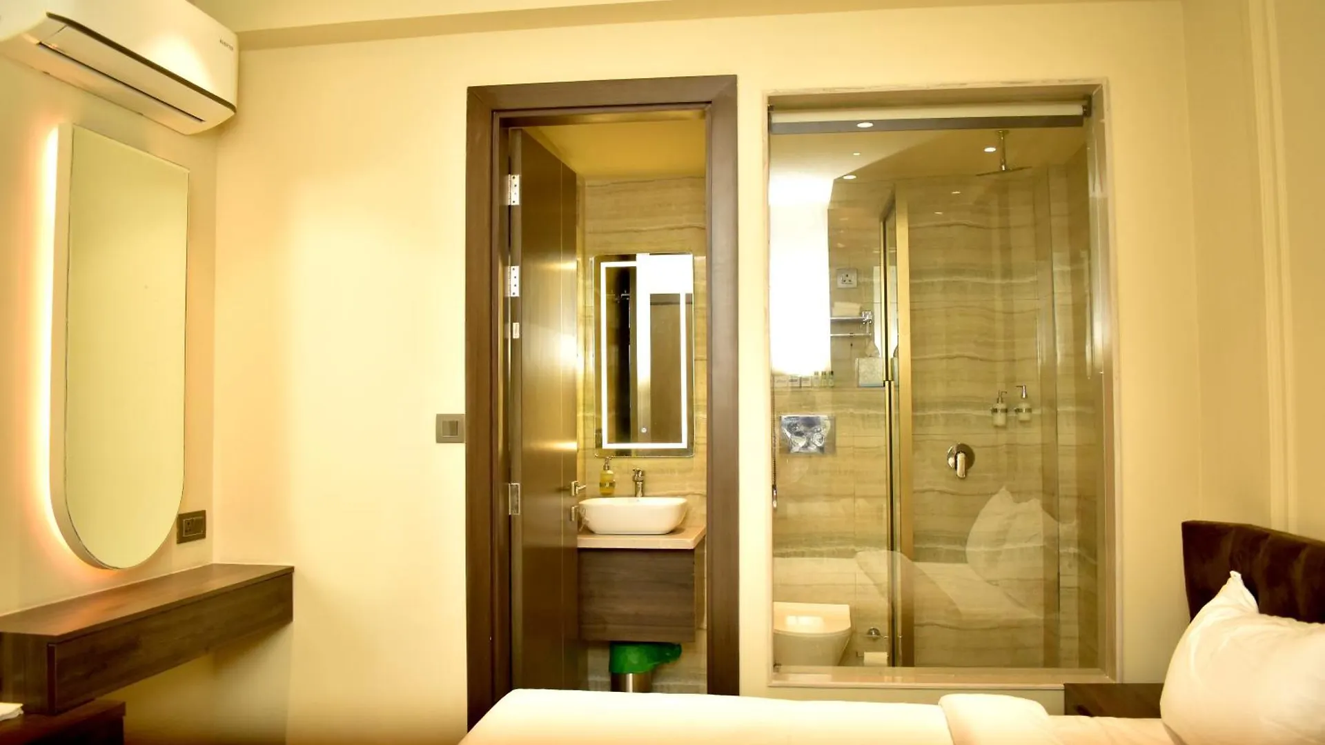Hotel Cullinan By Qotel Janakpuri Delhi   Delhi (National Capital Territory of India)